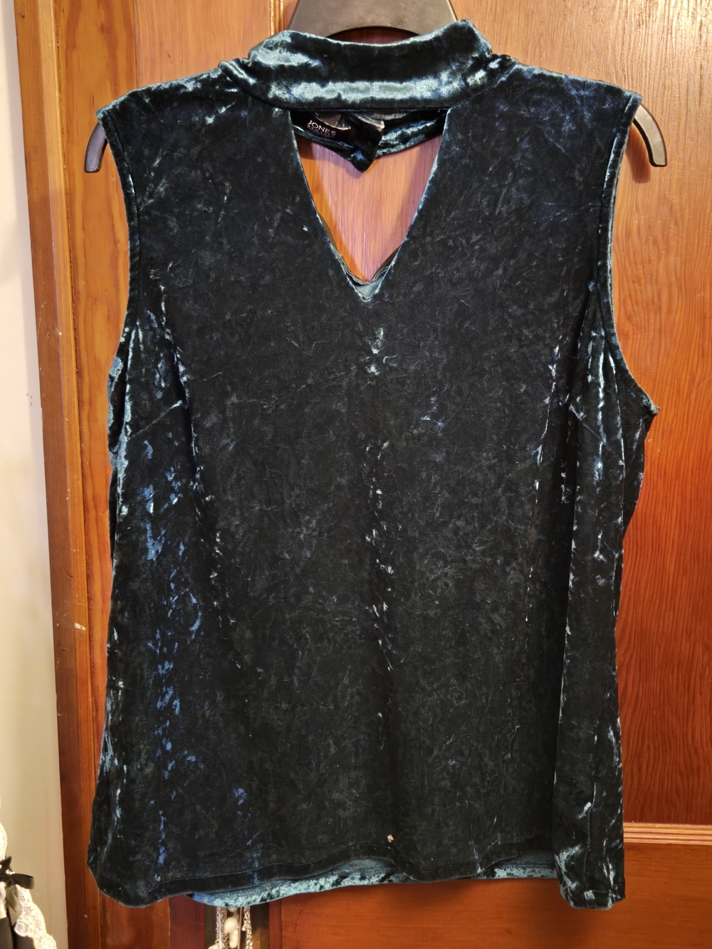 Jones New York Teal Crushed Velvet Mock Neck Sleeveless Tank with V Cutout